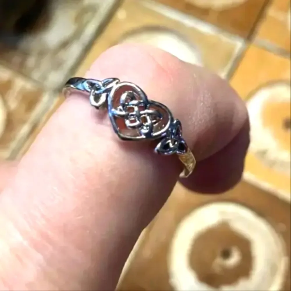 Elegant Silver celtic Heart Knot Ring sz 7